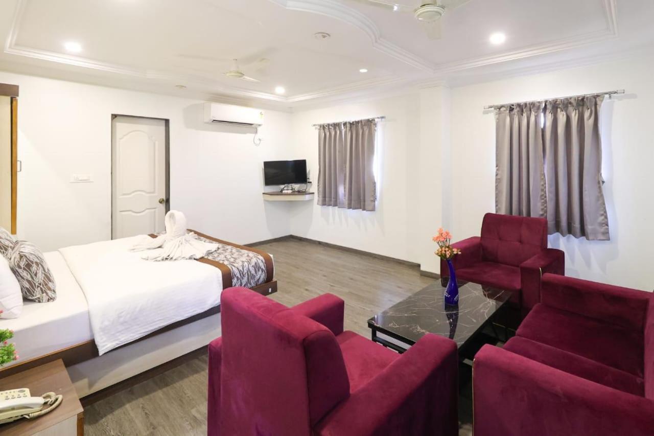 Hotel Jeet Paradise Phaltan Exterior foto