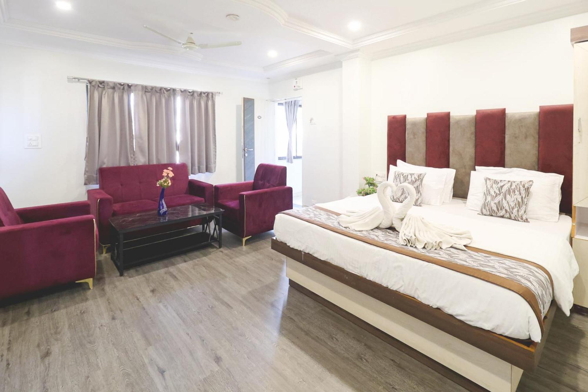 Hotel Jeet Paradise Phaltan Exterior foto