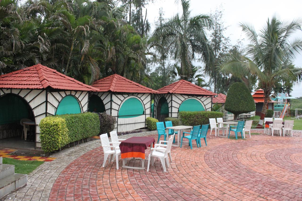 Hotel Jeet Paradise Phaltan Exterior foto